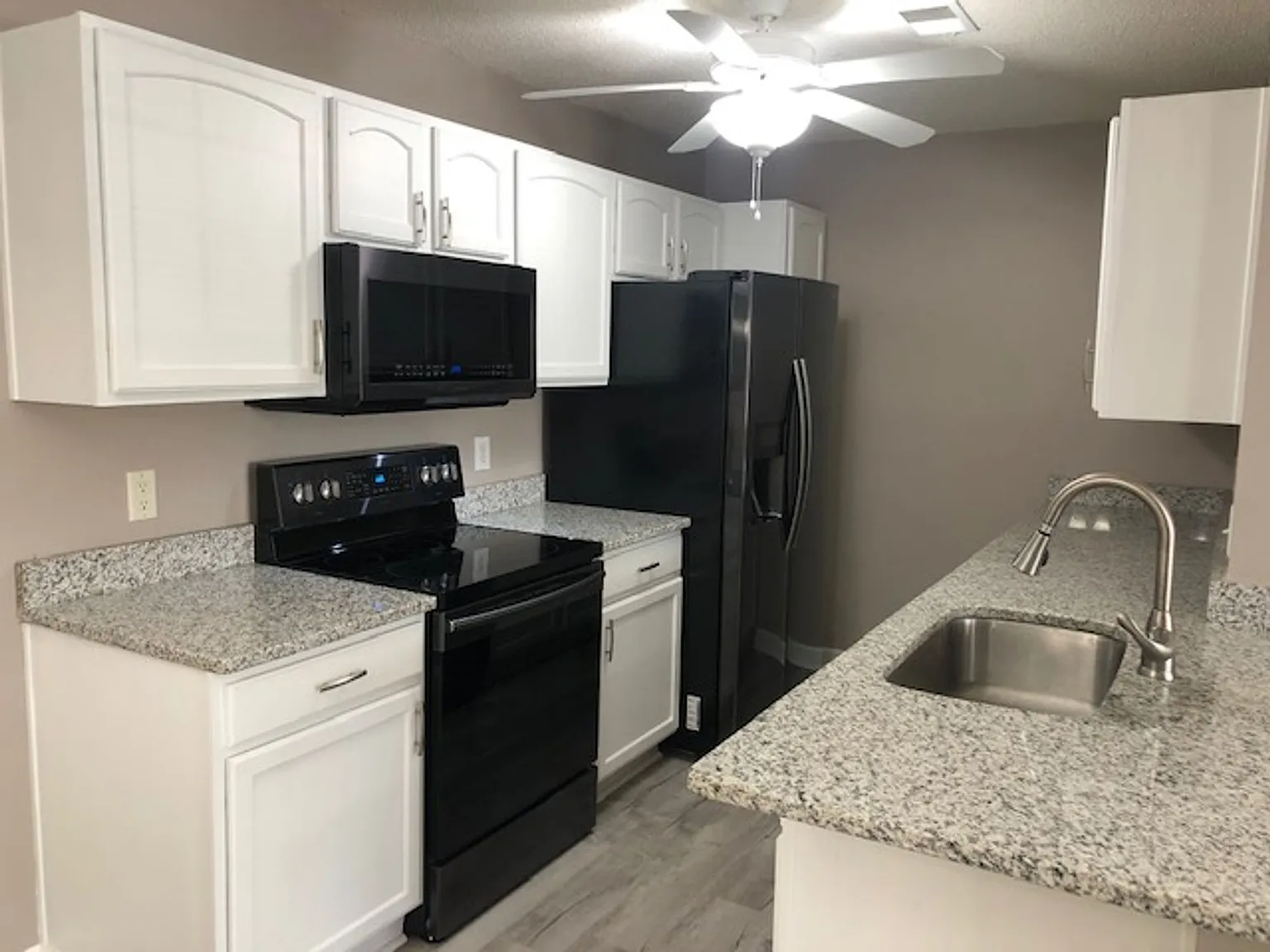 Riverwood - 4384 E Daphne Ln — Photo 4