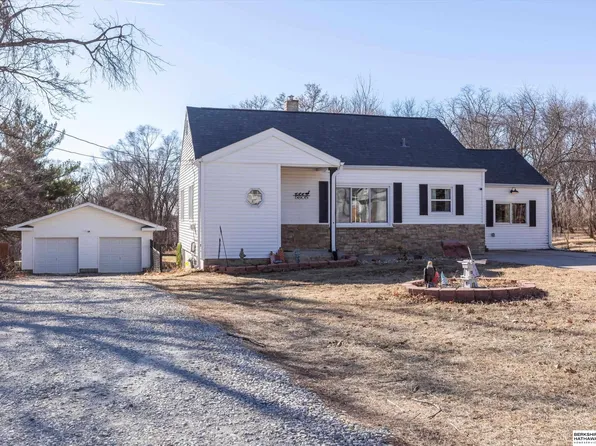 5805 Whitmore St, Omaha, NE 68152