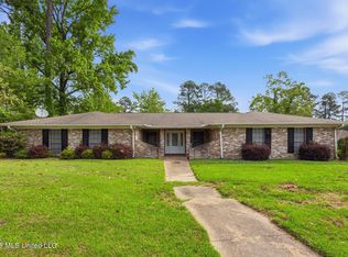 576 Woodson Dr, Jackson, MS 39206