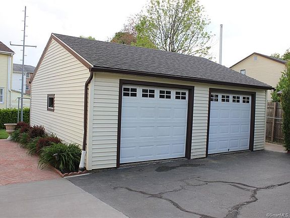 3rd image of 156 Golden Hill St