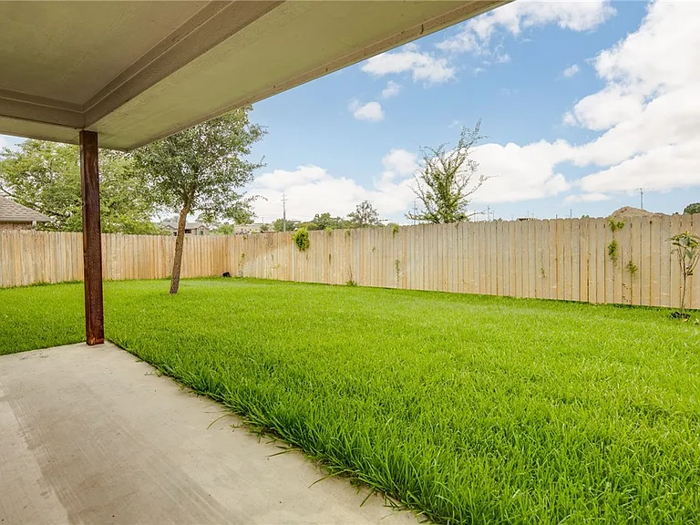 4025 Crestmont Dr — Photo 31