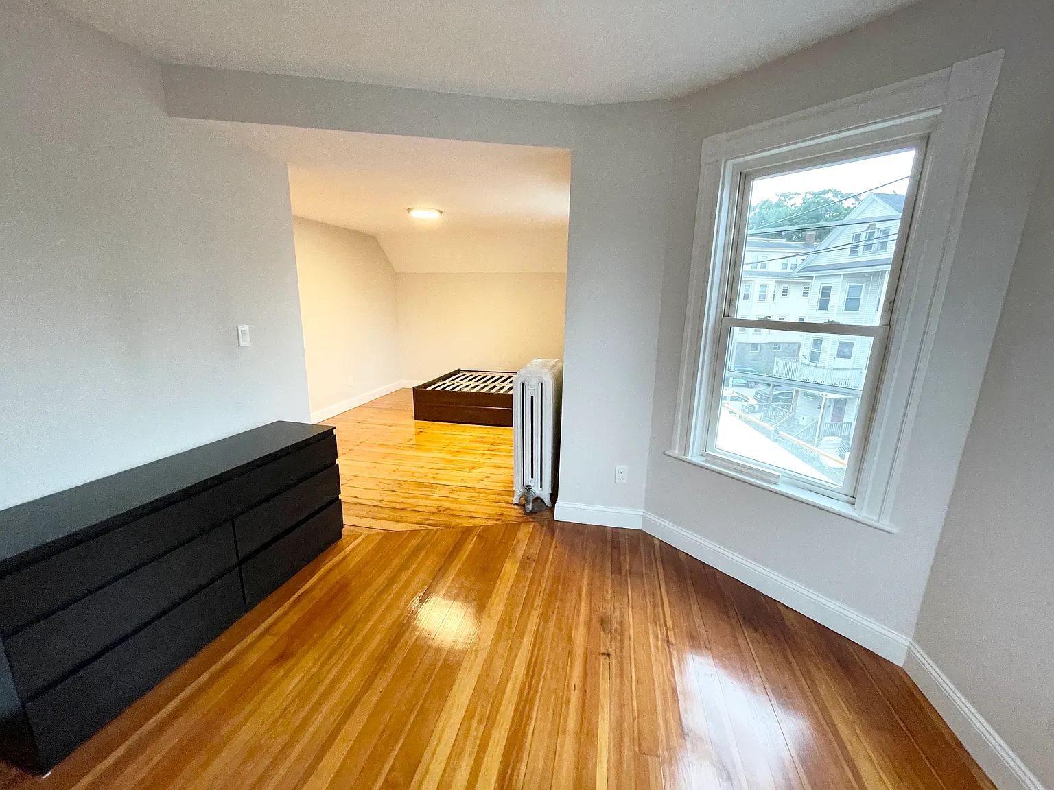 5 bed, 1500 sqft, $8,000 — Photo 3