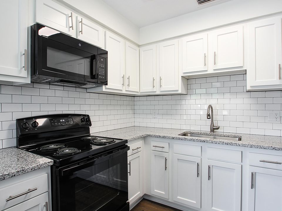 1st image of 1425 Smith St #2