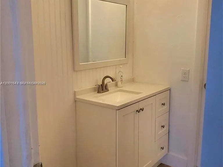 3181 SW 13th St #108 — Photo 7