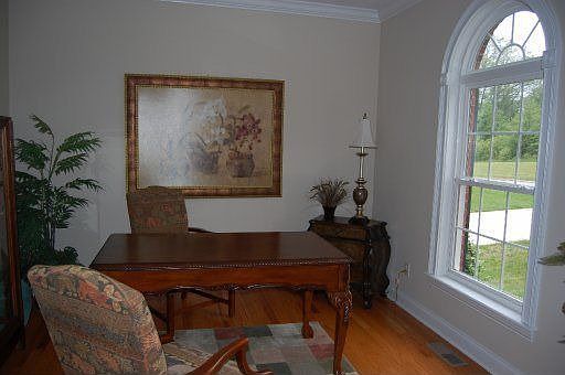 5th image of 1664 Botsford Dr