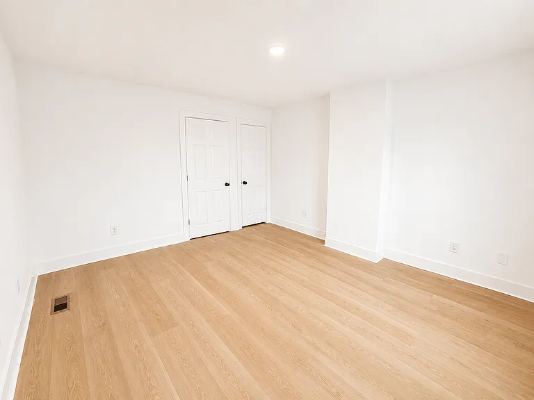 320 S Princeton Ave — Photo 10