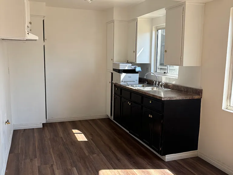 6829 Flora Ave #E — Photo 13