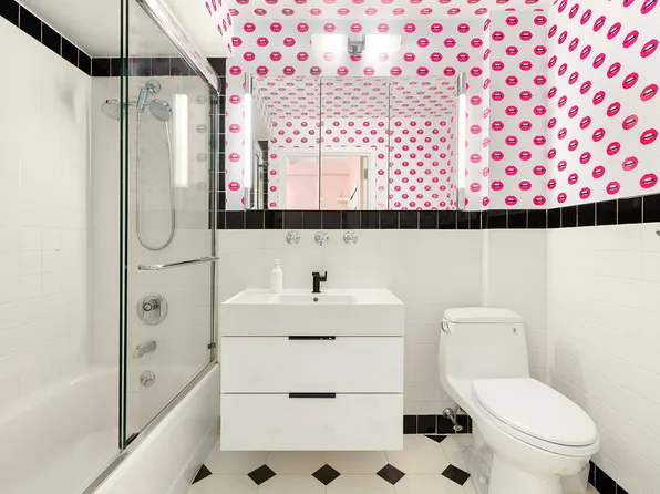 944 Park Avenue image 10 of 15