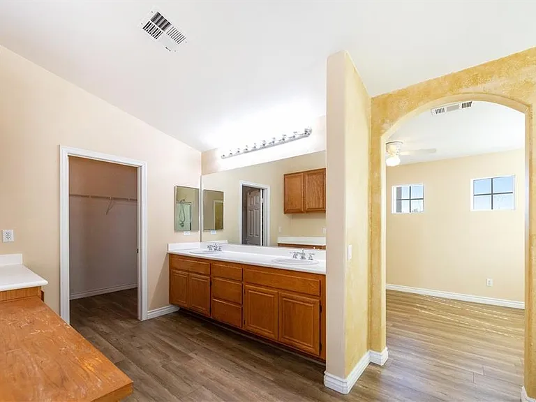 15561 Hammett Ct — Photo 18