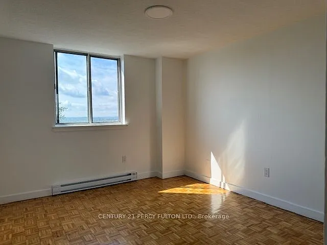 3 bed, $2,100 — Photo 3