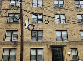34 74th St