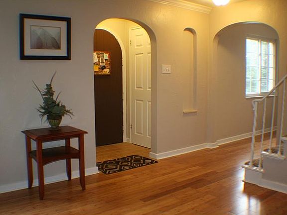 5th image of 152 Broadway Dr