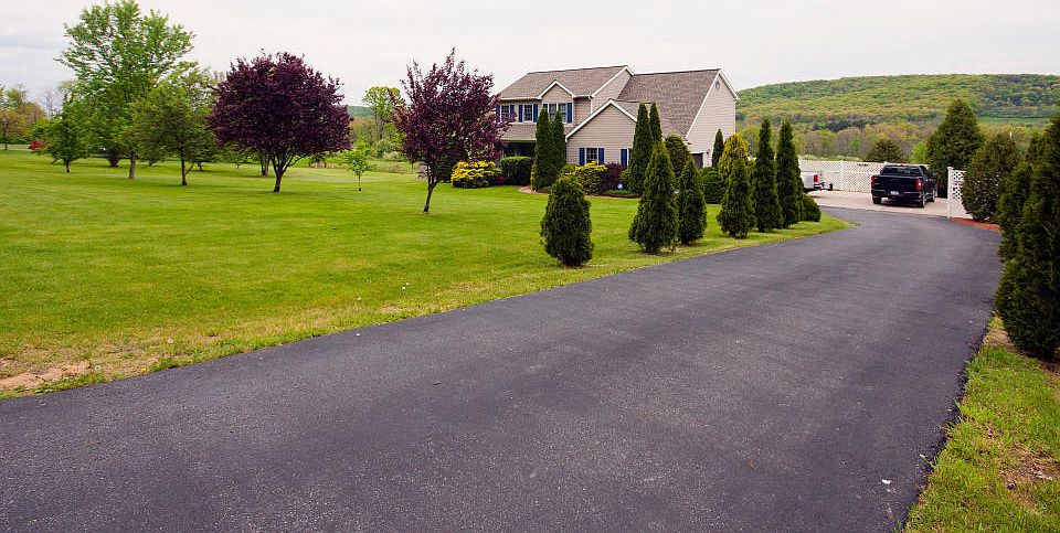 2nd image of 341 Frosty Valley Rd