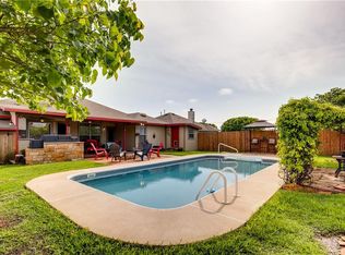 210 Warner Bnd, Hutto, TX 78634