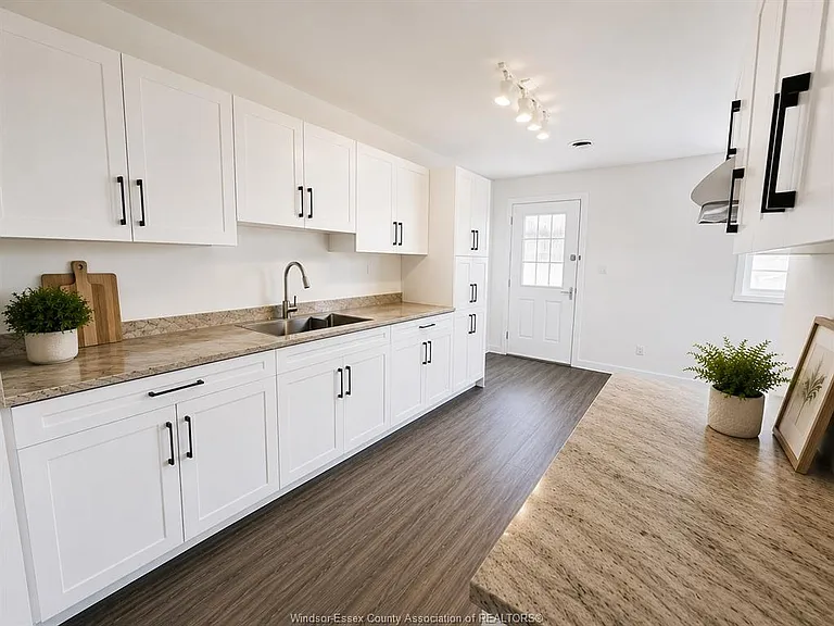 325 Dunn Rd #1 — Photo 3