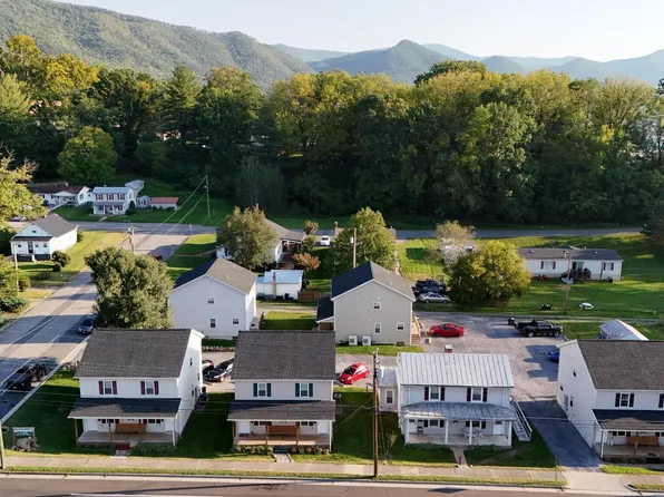 210 W 29th St, Buena Vista, VA 24416