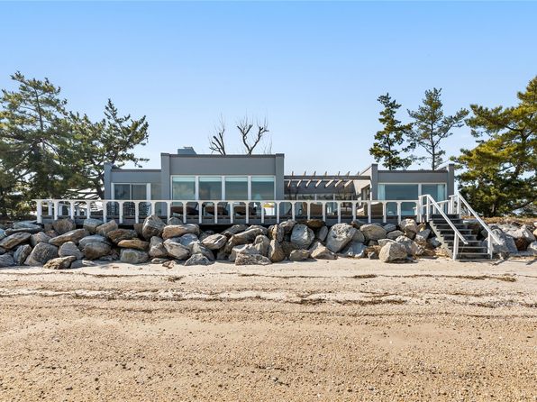 334 Centre Island Rd