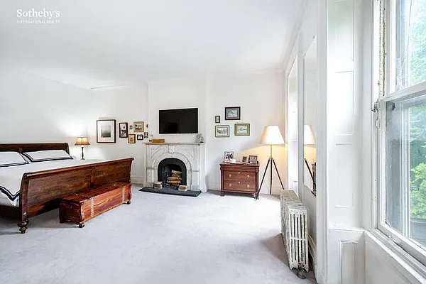 Sold by Sotheby's International Realty | media 8