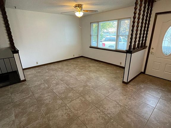 3rd image of 1415 Cypress Ct