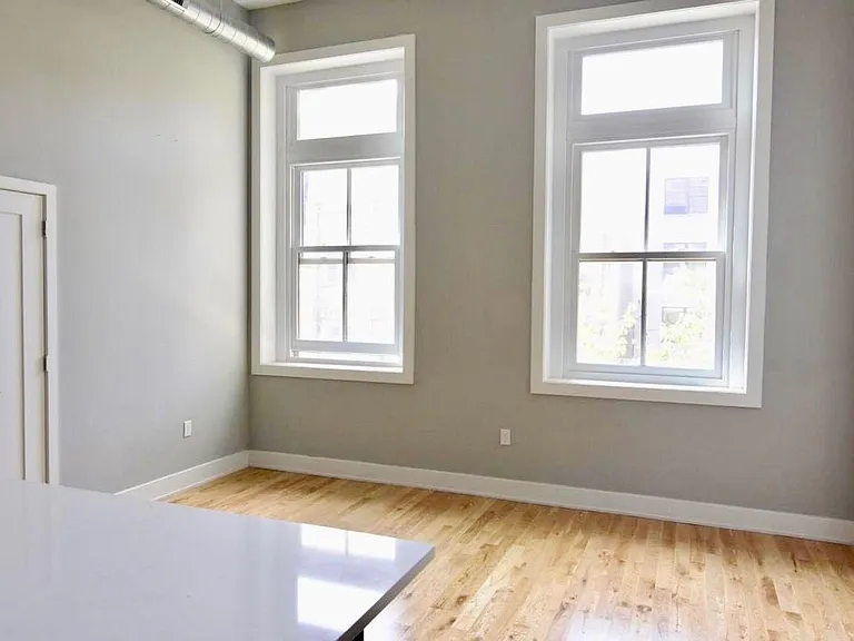 1521-23 W Girard Ave #201 — Photo 2
