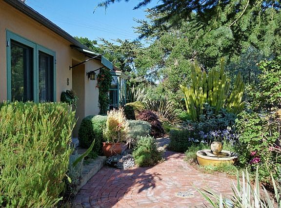 4th image of 8 Cedar Ln