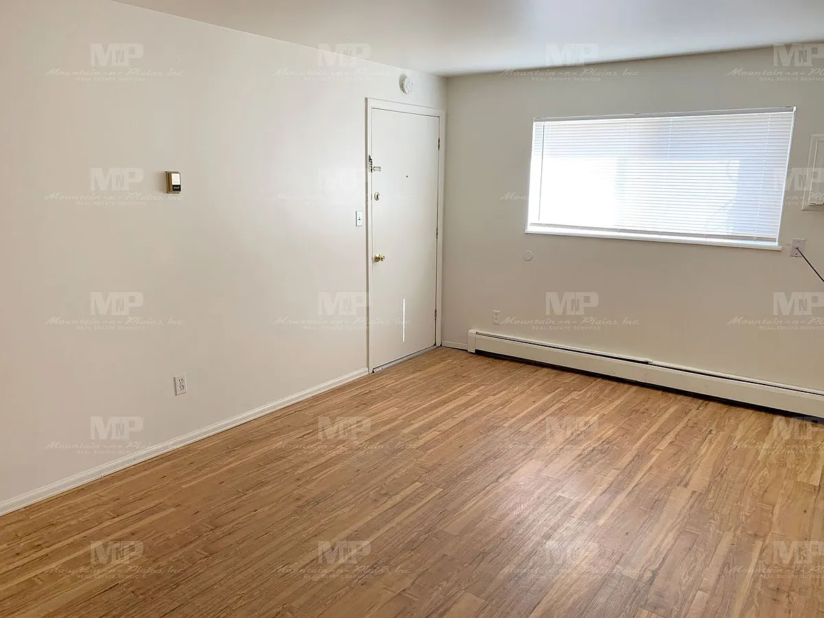Building Photo - 2909 Sumac St #D