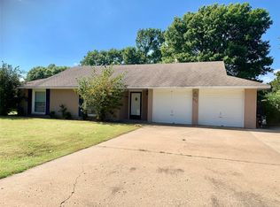 517 Castle Rd, Bartlesville, OK 74006