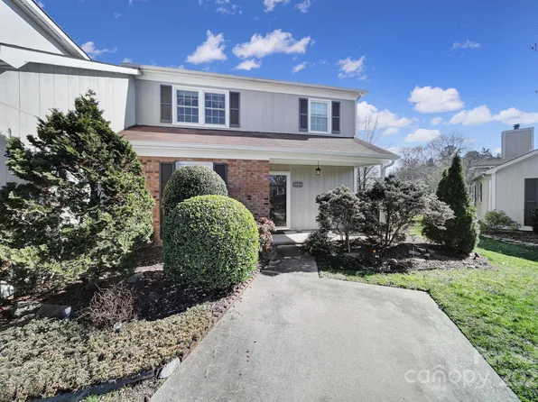 6815 Cabot Cir, Charlotte, NC 28226