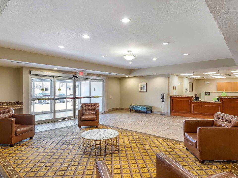 Lobby and Guest Check-in