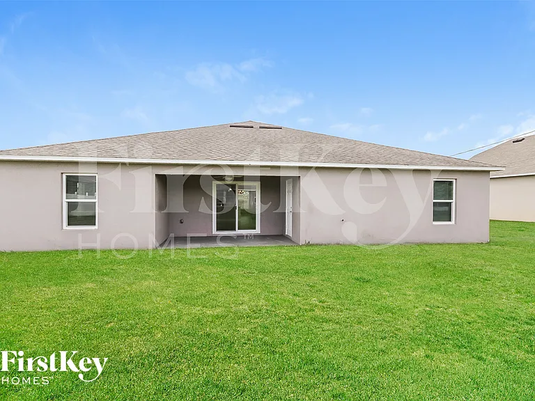 1061 SW Dubois Ave — Photo 15