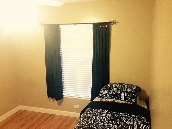 4th image of 318 Oceanside Ct