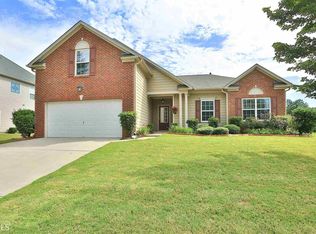 27 Stones Throw Ln, Newnan, GA 30265