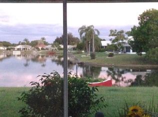 1712 New Bedford Dr, Sun City Center, FL 33573
