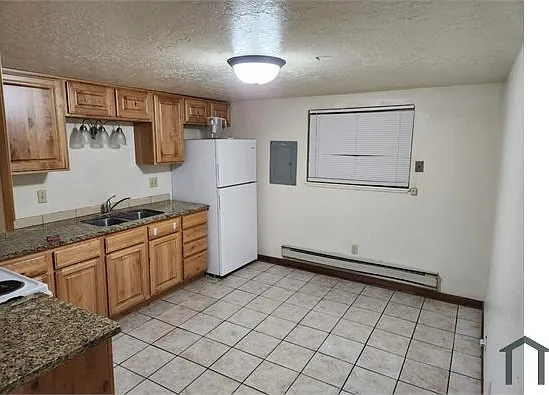 348 E Dillon St — Photo 4