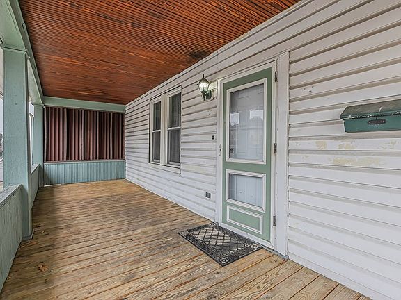 2nd image of 194 Clay St