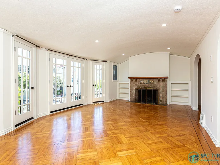 3427 Divisadero St — Photo 2