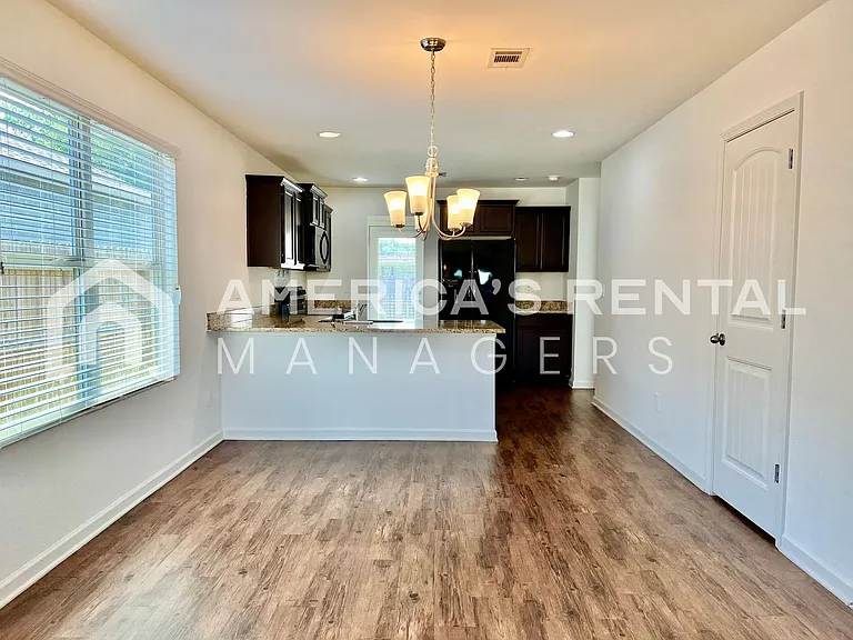 16406 Waterbury Ln — Photo 3