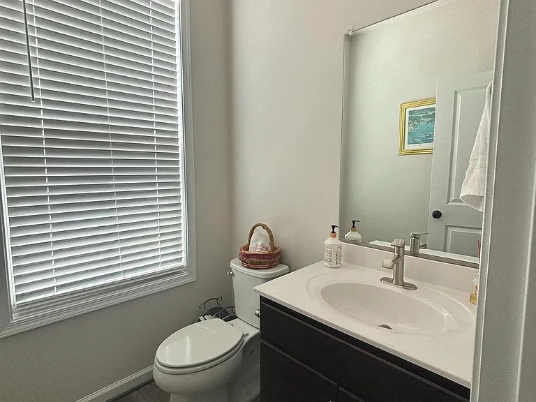 4105 Bolton Ct — Photo 10