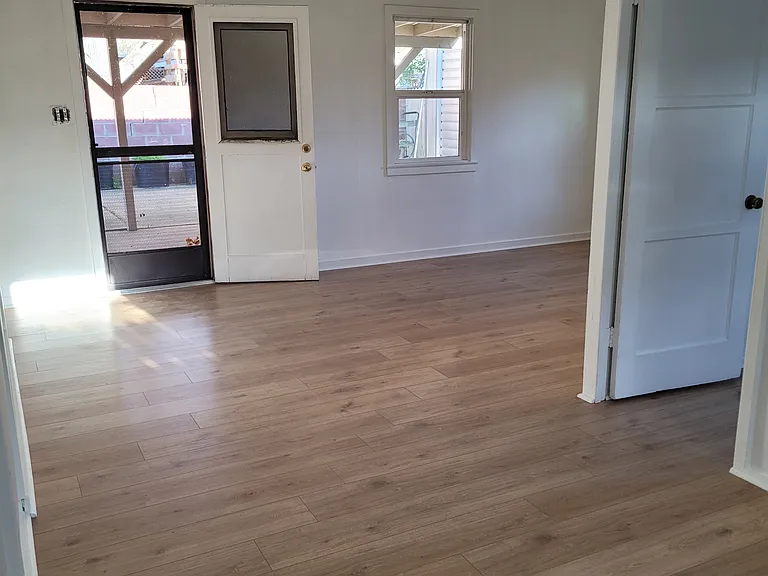 430 Short St #A — Photo 3