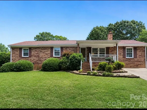 320 Amhurst Dr, Kings Mountain, NC 28086