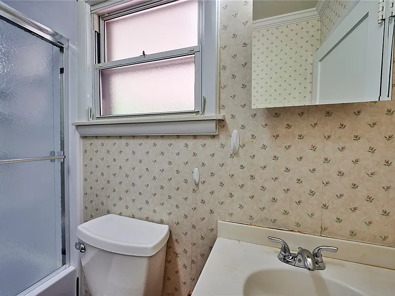 105 Derrick Ln — Photo 20