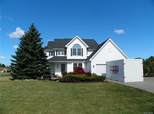 9550 English Ivy Ct, Clarence Center, NY