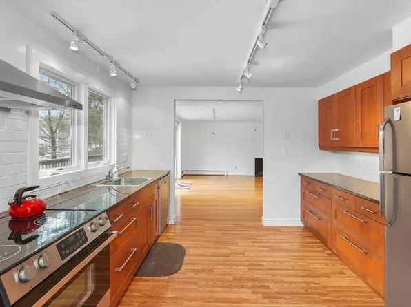 99 Newton St, West Boylston, MA 01583