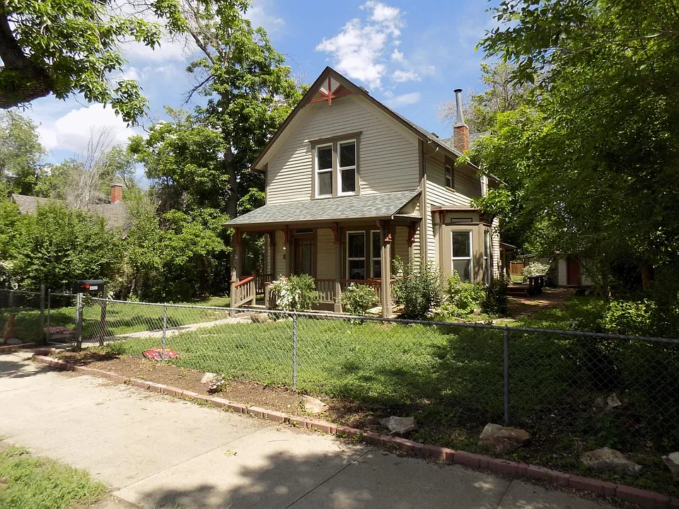 432 E Kiowa St