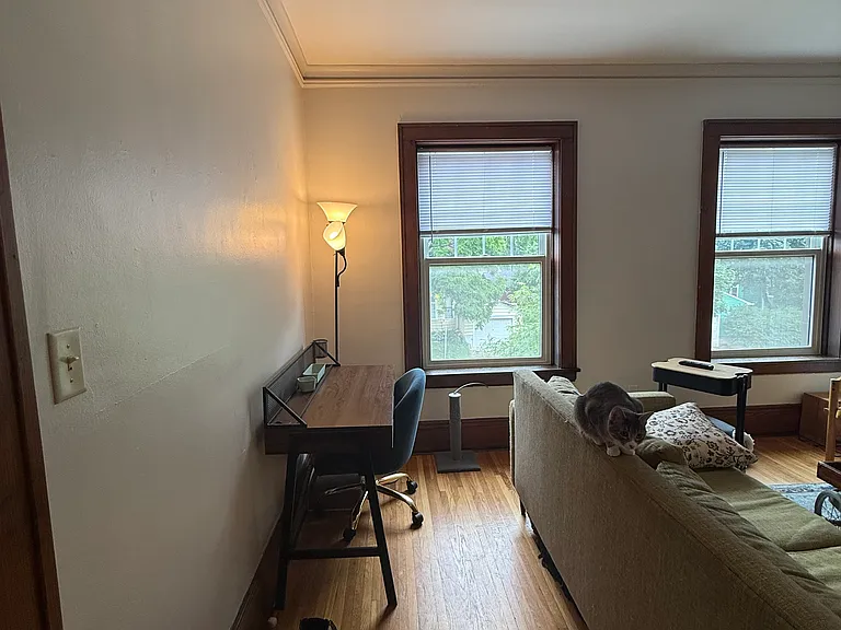 137 Fairview Ave N #4 — Photo 23