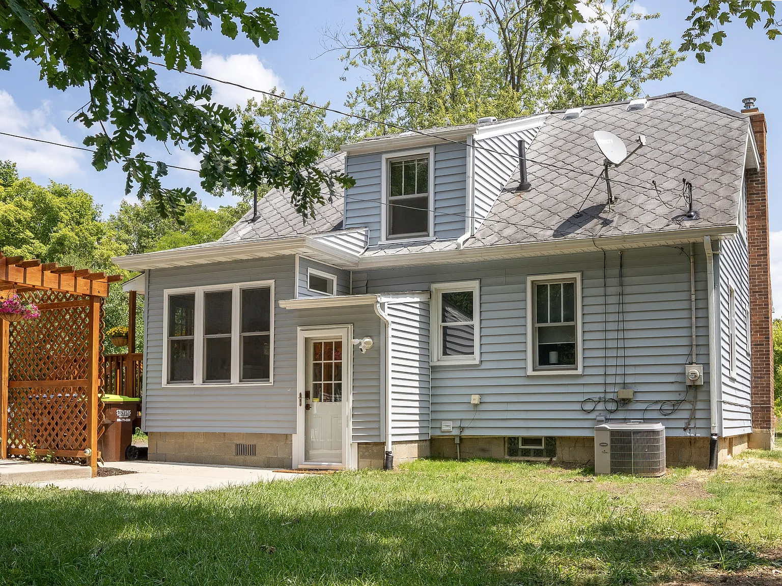 2562 Torrey Avenue - 1 — Photo 2
