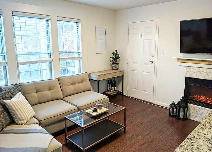 1st image of 304 E Duncan Ave #304E