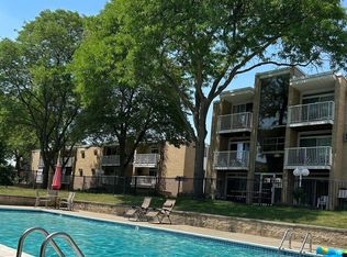 4909 Crooks Rd APT E11, Royal Oak, MI 48073