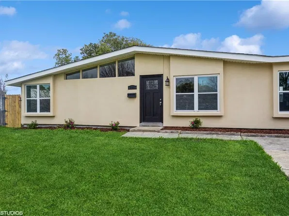 2101 S Butterfly Cir, Gretna, LA 70056