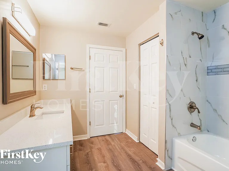 2018 NW 9th Pl — Photo 16
